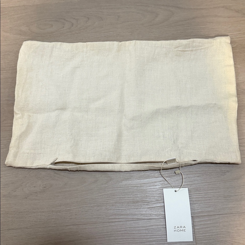 Zara Home Throw Pillow Cover - Picture 6 of 6